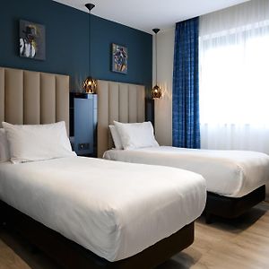 Zimmer mit zwei Einzelbetten